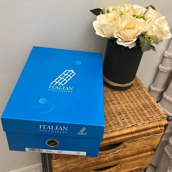 Italian Shoemakers, Sydnie Style - Picture 2 of 6